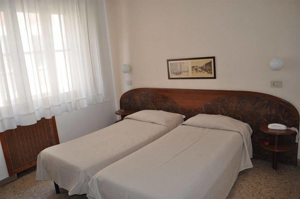Hotel Cecile Pisa Luaran gambar